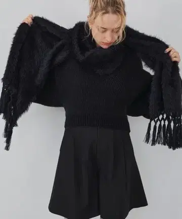 la belle Etude 페더얀 long 스톨 머플러 블랙