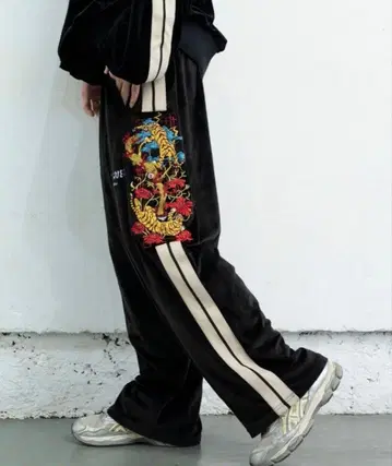 츄카타베타이 타이거 트랙 팬츠/블랙