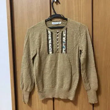 B.L.U.E. 니트 스웨터