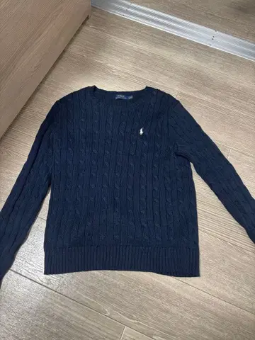 네이비 케이블 니트 스웨터 긴팔