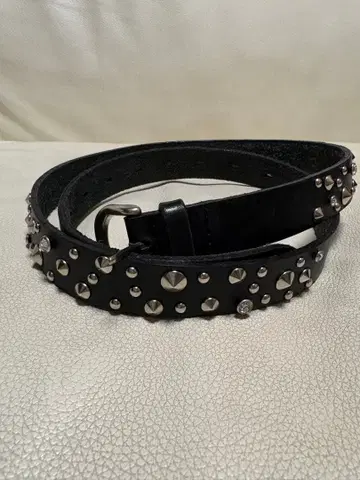 Y's 스터드 스와로브스키 포함 블랙 벨트