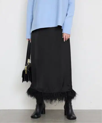 미사용 새상품 택 포함 SLOBE IENA 페더 트리밍 새틴 스커트