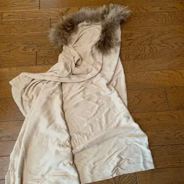 퍼 달린 스톨 판초