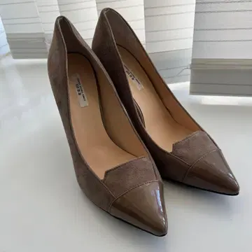 세븐 트웰브 서티 브라운 스웨이드 에나멜 펌프스 24.5