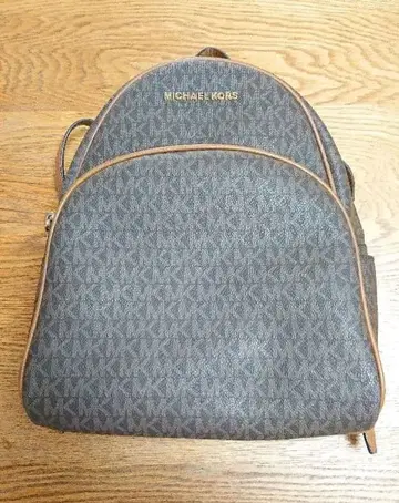마이클 코스 백팩 (가방은 이 상품용이 아닌 덤입니다.)