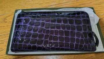 에나 크로커다일풍 장지갑 박스 포함