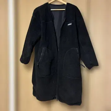 WILD THINGS 와일드 띵스 플러피 보아 리버서블 코트 블랙