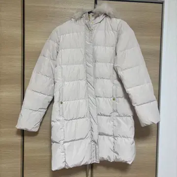 후드 부착 라이트 베이지 다운 자켓 gu L 사이즈