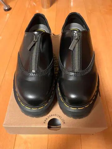 Dr.Martens 통굽 로퍼