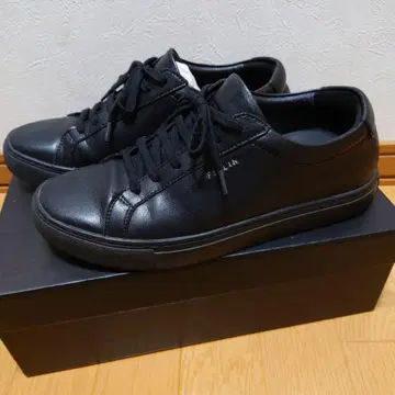 FILLIN 블랙 스니커즈