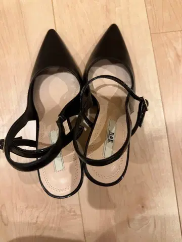 R&E 블랙 스틸레토 힐 22.0cm