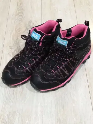 VANS 트레킹 슈즈 23.5