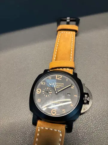 자동 시계 블랙/브라운