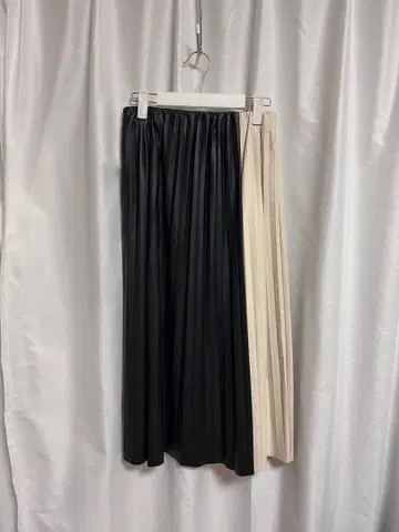 C.C.C.ROSS 가죽 느낌 플리츠 스커트 38