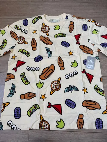 택 포함 새상품 US Disney 토이스토리 올 패턴 T셔츠