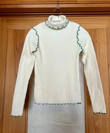 POPPY 멜로우 터틀넥 리브 상의