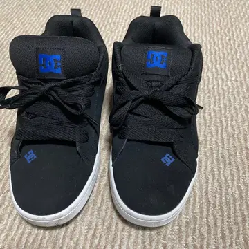 DC 블랙 스니커즈 27.5
