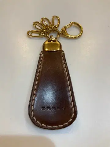 GRANT 가죽 슈혼 키링 브라운