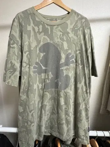 THE WKNDERS 카모플라쥬 티셔츠