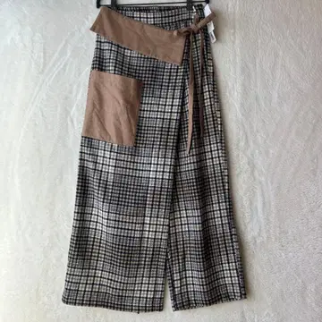 미사용 새상품 멀로 마드라스 체크 플레어 팬츠