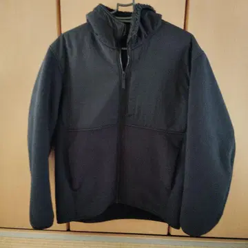 유니클로 플리스 후드티 M 사이즈