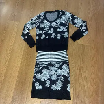 애드니시스 셋업 니트 스커트