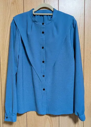 유나이티드 도쿄 케이프 칼라 블라우스 블루