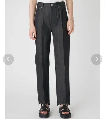 Mila Owen 밑단 단차 테이퍼드 데님 팬츠 black size 1