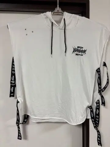 후드 부착 베스트 v계 뱅기 L 사이즈