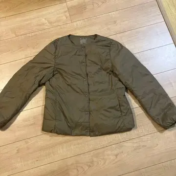 새상품급 무인양품 경량 다운 포켓터블 노카라 자켓 M 사이즈