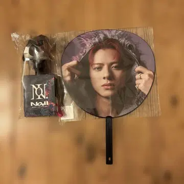 Number_i 2025 응원봉 부채