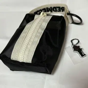 아카니시 진 REDWEST 파우치