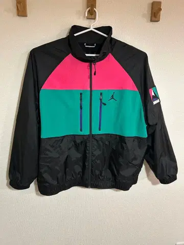 [ 미사용에 가까움 ] Jordan 나일론 자켓 블랙/그린/핑크