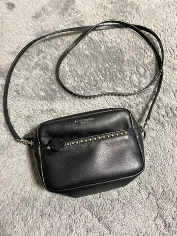 J&M Davidson 블랙 숄더백 립스틱