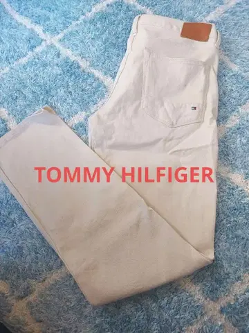 타미 힐피거 화이트 스트레이트 핏 데님 32