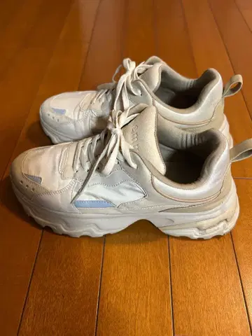 emmi 스니커즈 25