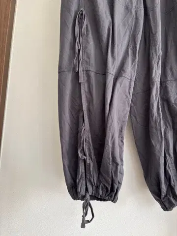 그레이 드로우 스트링 캐주얼 팬츠