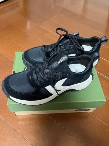 새상품급 KEEN 킨 KS86 여성용 스니커즈 24.0cm