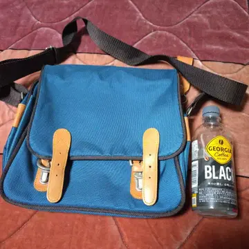 파란 나일론 숄더백