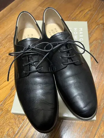 MARGARET HOWELL 블랙 가죽 신발