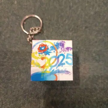 미야쿠미야쿠 루빅스 큐브 키링