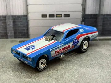 조니 라이트닝 1973 닷지 차저 퍼니카