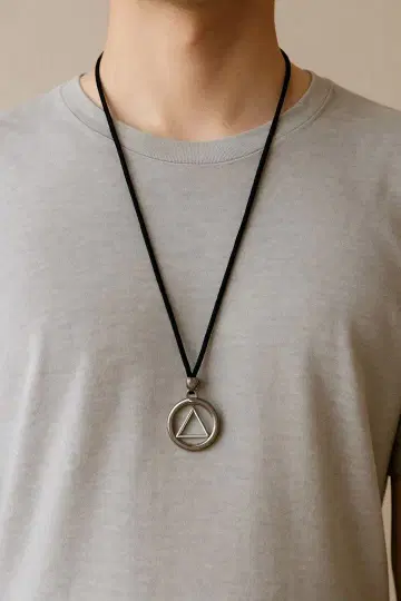 실버 삼각형 펜던트 목걸이