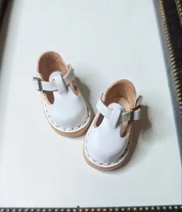 미니어처 통굽 신발, 네오 브라이스 가죽 부츠, 아이시 화이트