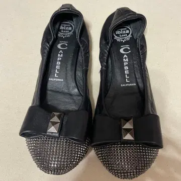 제프리 캠벨 리본 스터드 플랫슈즈 37