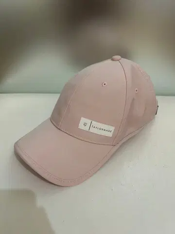 테일러메이드 캡 라이트핑크 프론트 로고 프리(55-57cm)