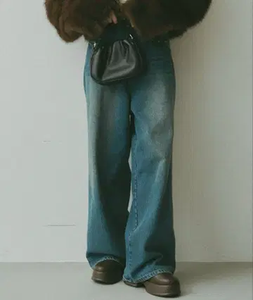 Kastane / 스터드 데님 팬츠