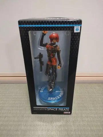 인트론데포 #4 스페이스 파이리츠 시로 마사무네 피규어