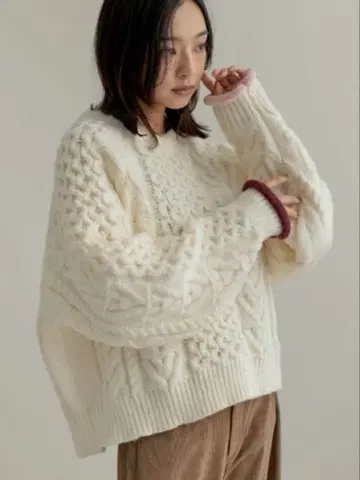 Re:EDIT 리디 배색 하트 케이블 니트