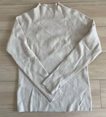 DISCOAT 리브 하이넥 풀오버 아이보리